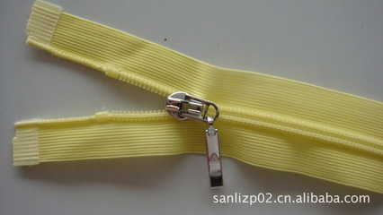 中國拉鏈十大知名品牌 安徽尼龍拉鏈碼裝暢銷海內(nèi)外，探索三力(福建)拉鏈的卓越之路