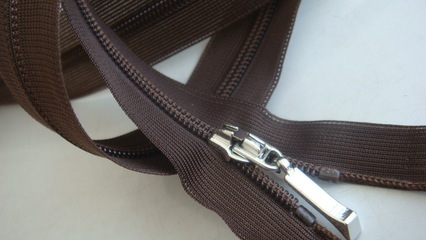 三力拉鏈 品質(zhì)鑄就品牌，匠心連通世界